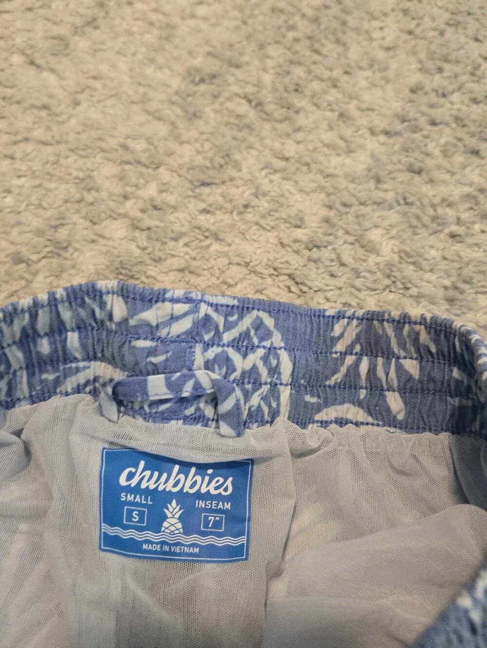 Chubbies Blue Pineapple Swim Trunks Men's Small S 7